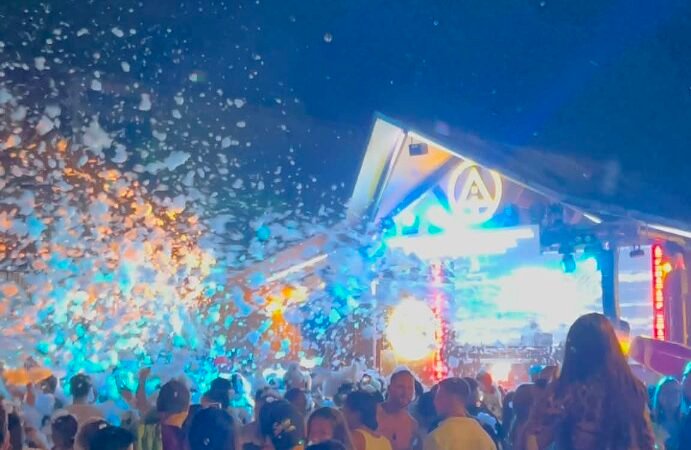 Siargao Nightlife 2026: Best Areas, Bars & Party Guide