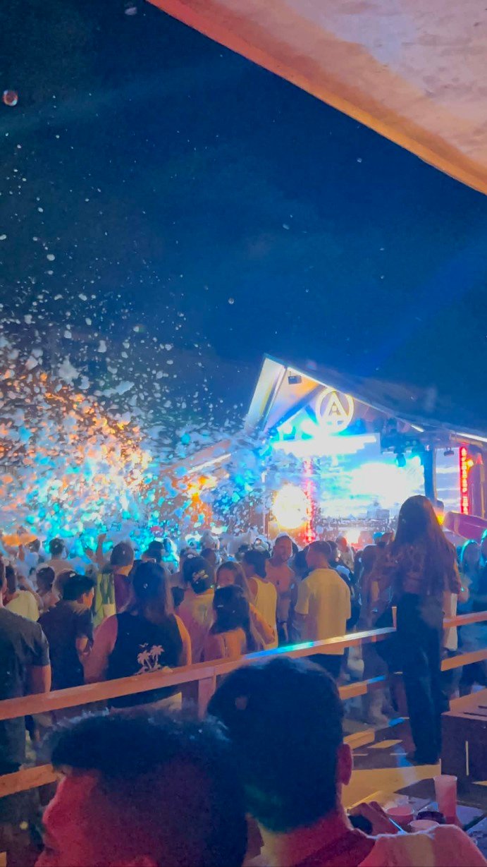 Siargao Nightlife 2026: Best Areas, Bars & Party Guide