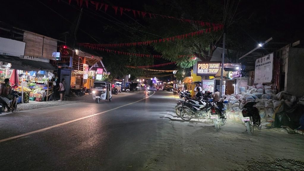 General Luna Siargao nightlife and restaurants